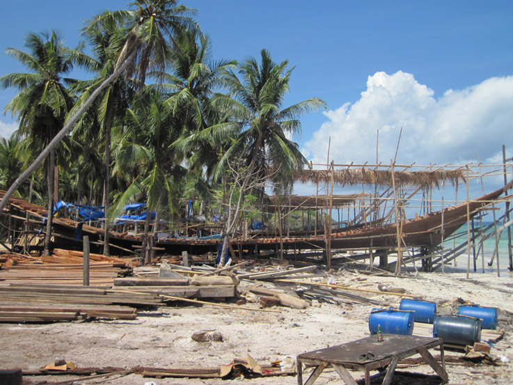 boat building Indonesia